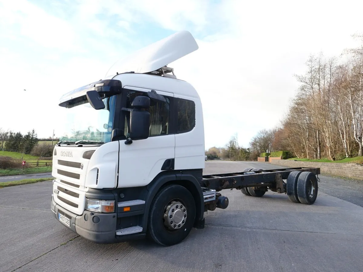 Scania P230 Chassis Cab 4x2  Manual Gearbox - Image 3