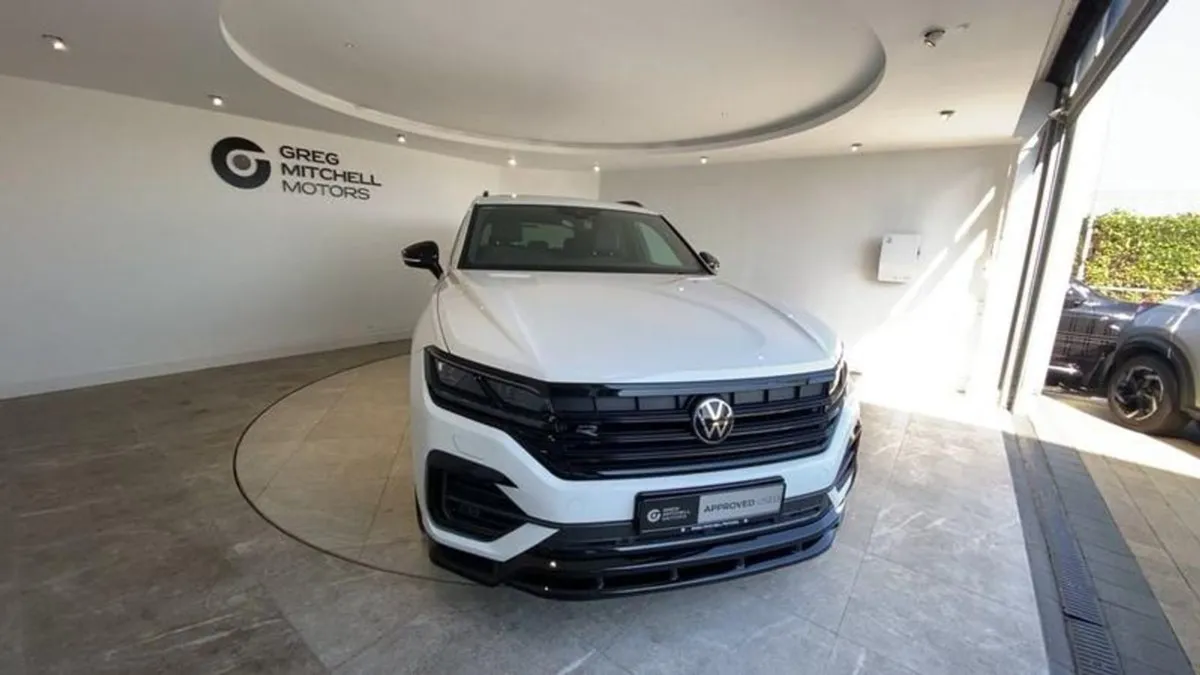 Volkswagen Touareg 3.0 V6 TDI 4motion Black Editi - Image 2