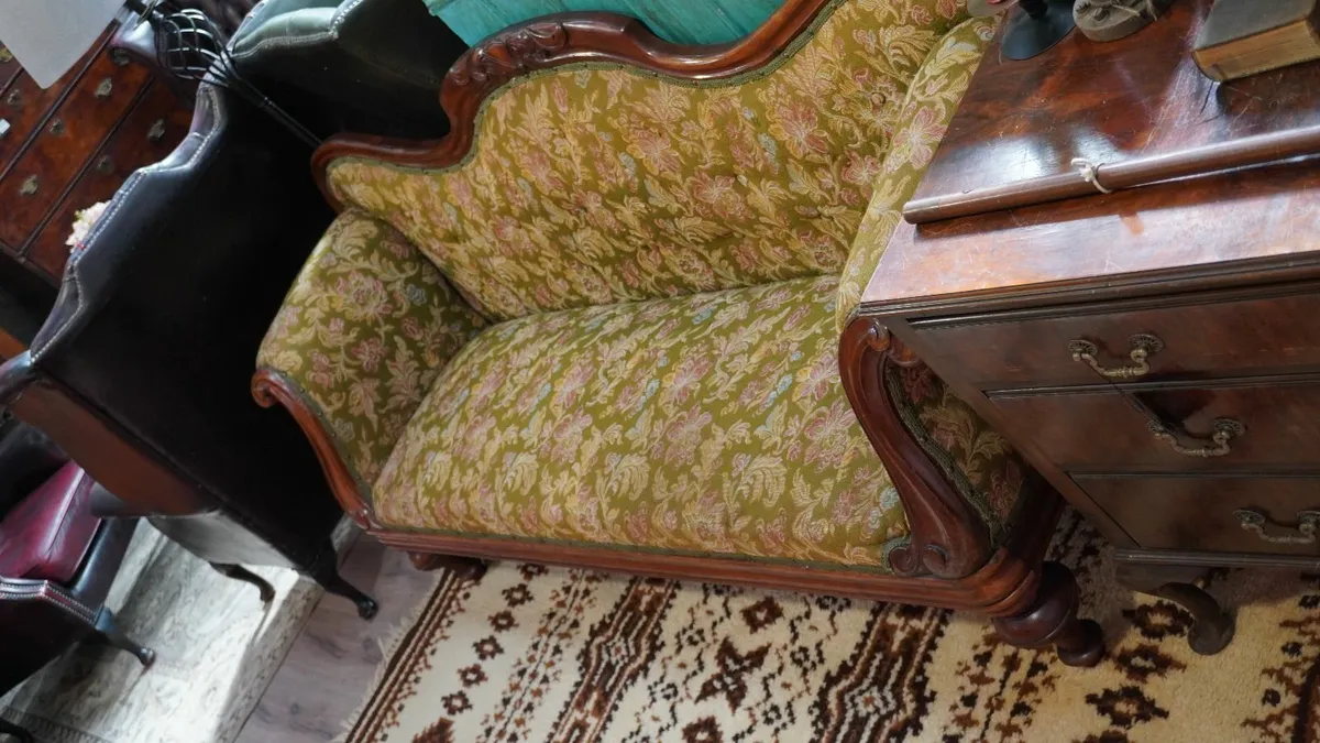 🛋️Victorian Mahogany Settee - Image 1