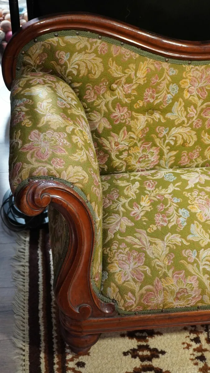 🛋️Victorian Mahogany Settee - Image 2