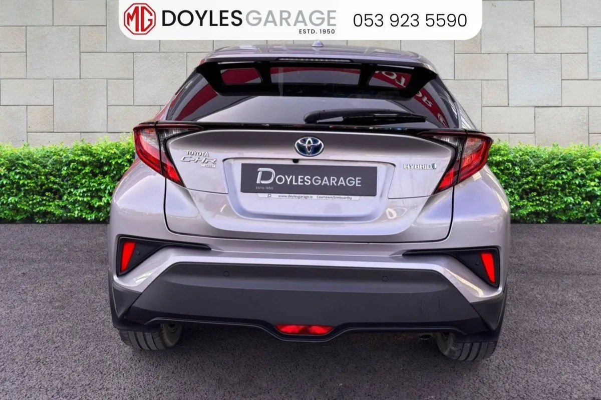 Toyota C-HR Sport 1.8 Petrol Hybrid - Image 4