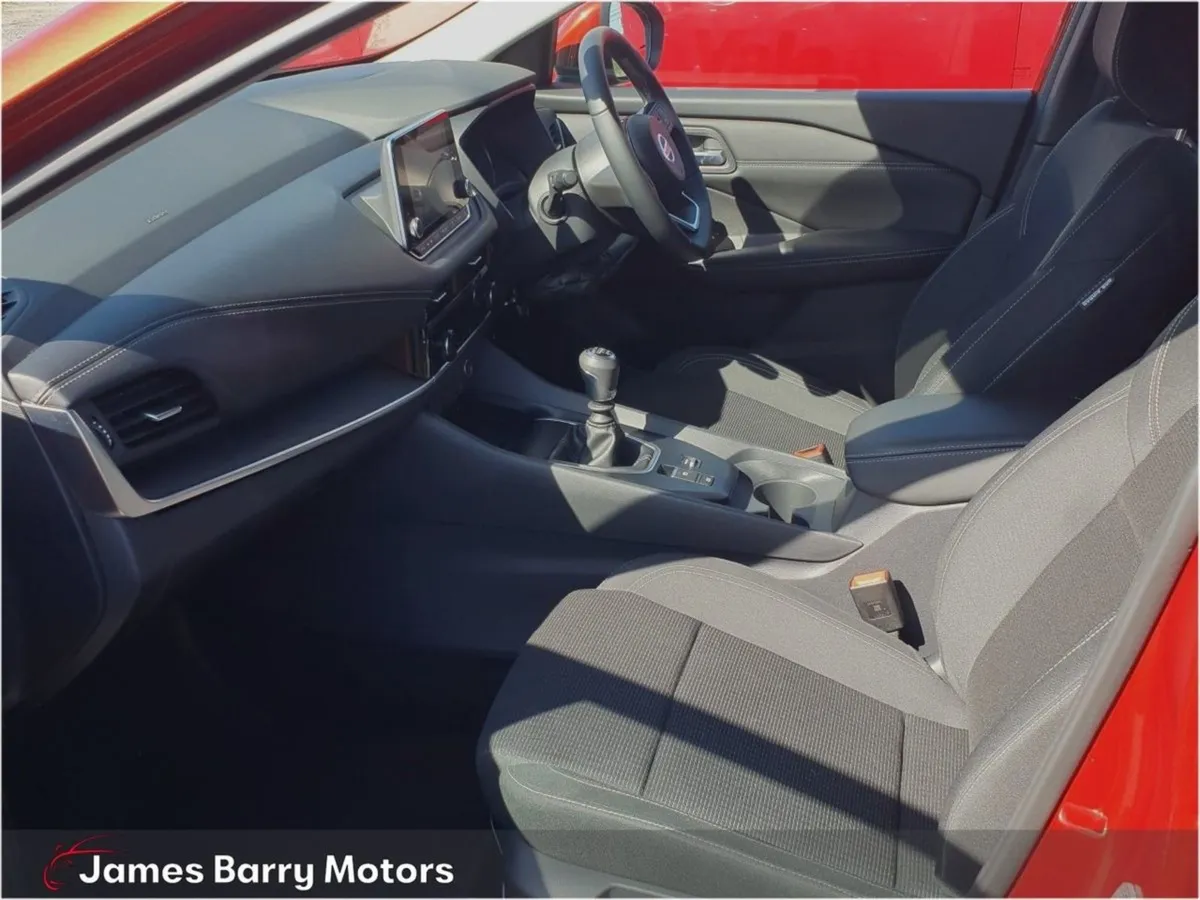 Nissan QASHQAI 1.3 PET Mild Hybrid SV - Image 2