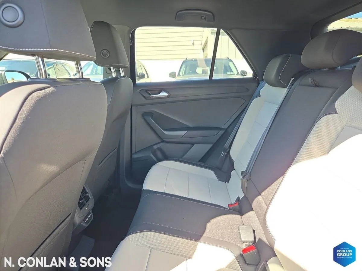 Volkswagen T-Roc 1.5 TSI 150HP DSG Auto Style - Image 3