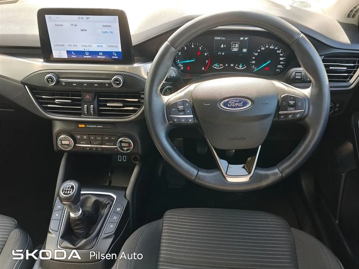 Ford Focus (95) Titanium 1.0 Ecoboost 125PS - Image 2