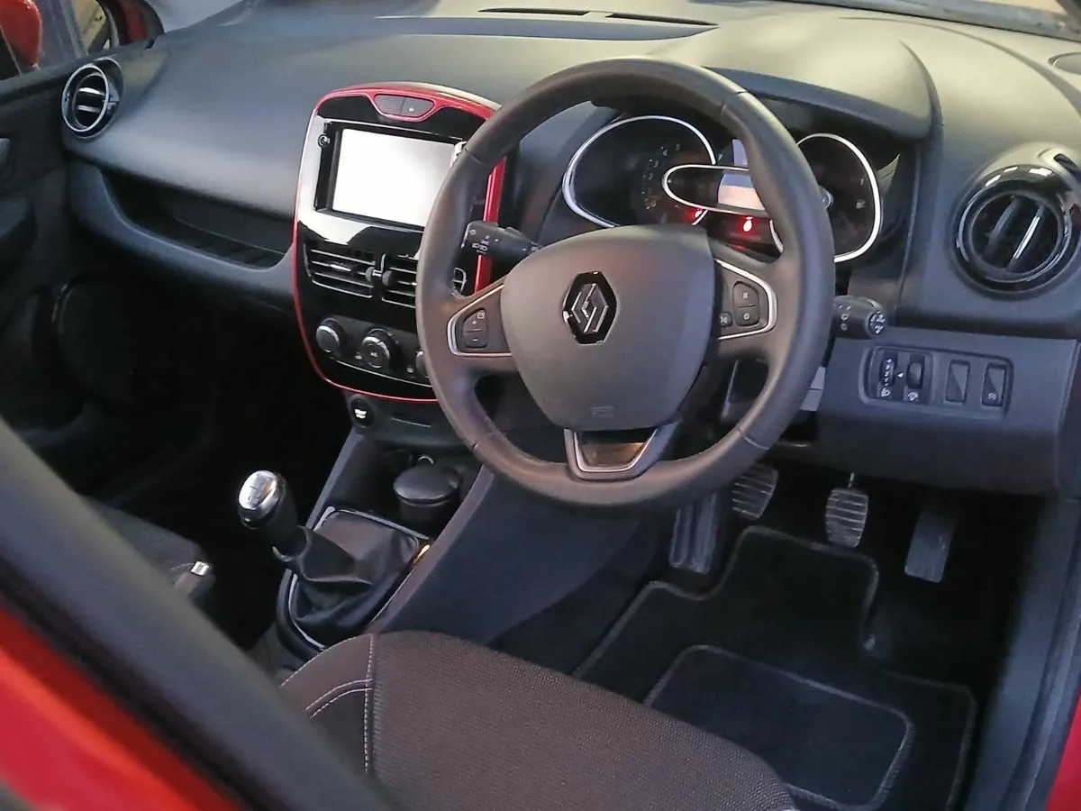 Renault Clio 2017 - Image 2