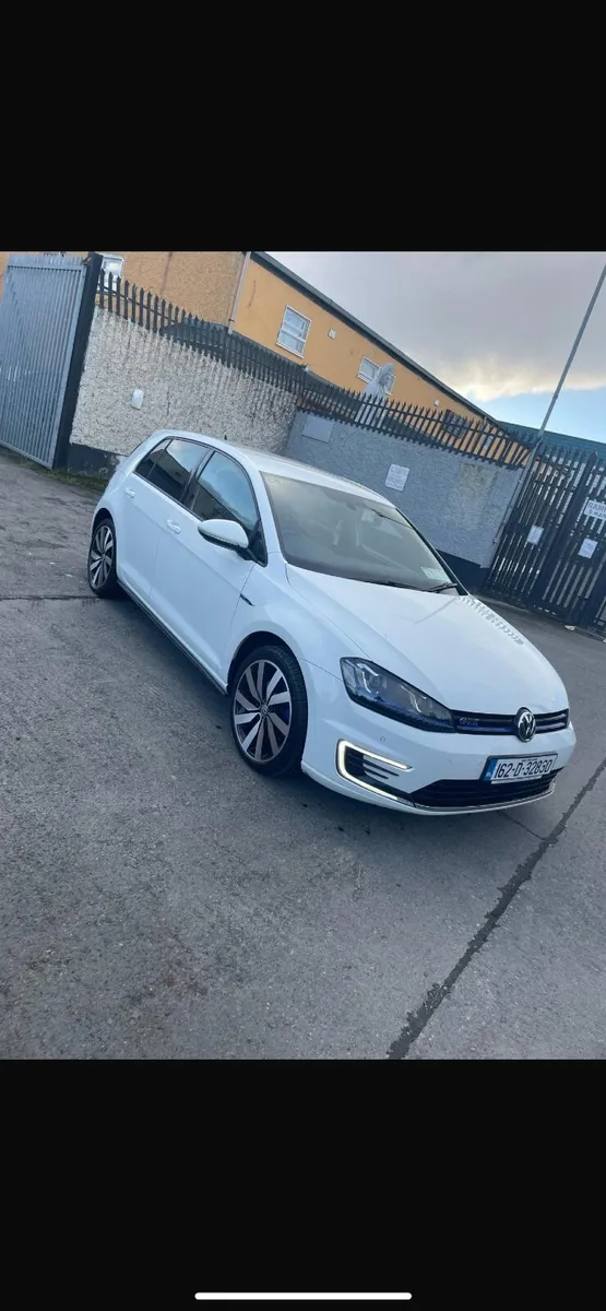 Volkswagen Golf GTE 2016 - Image 1