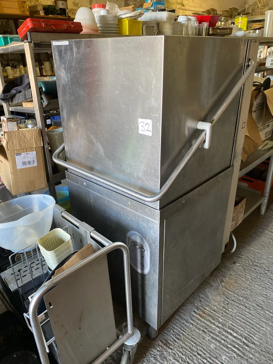 Closing down sale - Image 1
