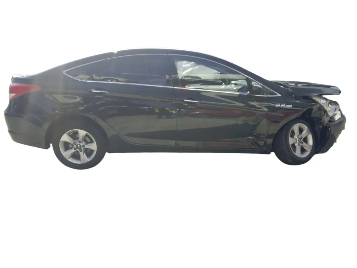 2014 HYUNDAI I40 For Breaking/Dismantling - Image 2