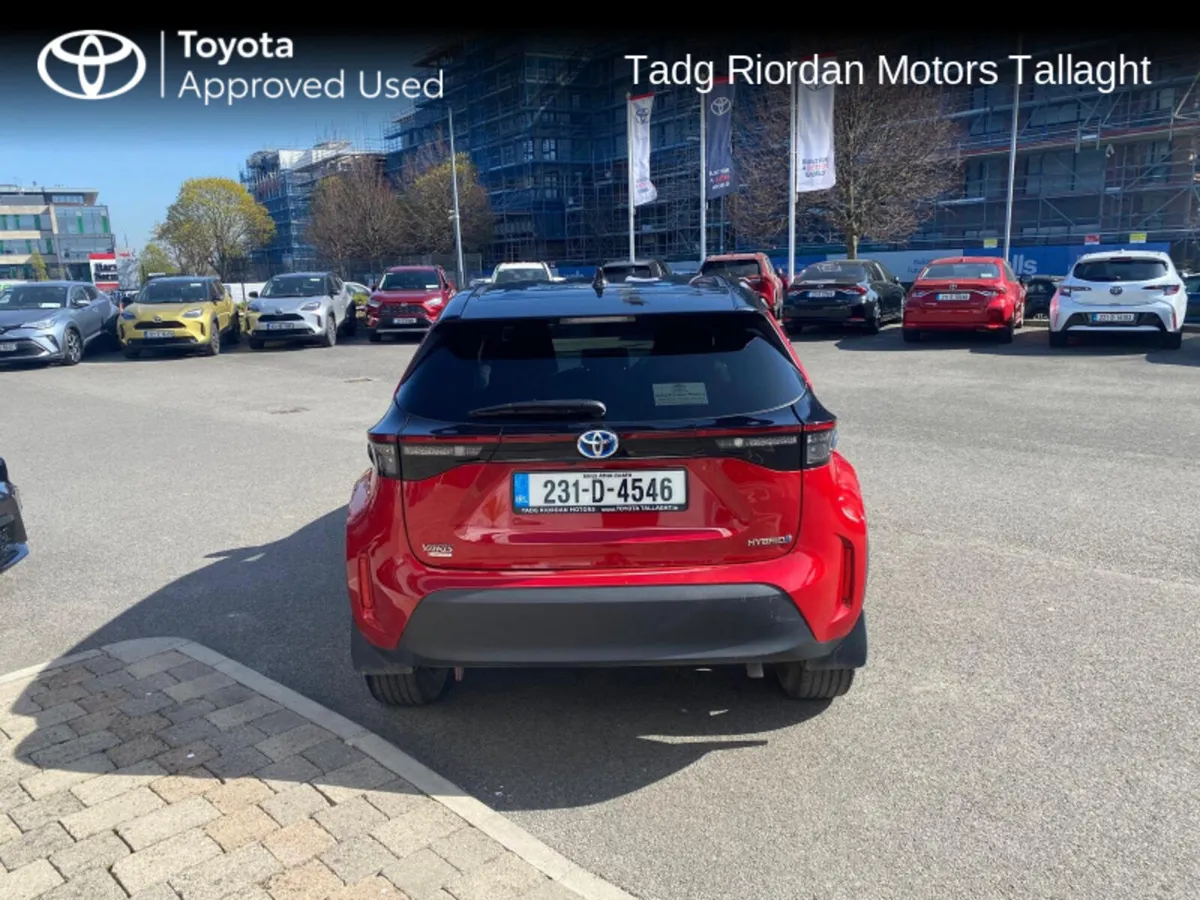 Toyota Yaris Cross CROSS LUNA SPORT - Image 4