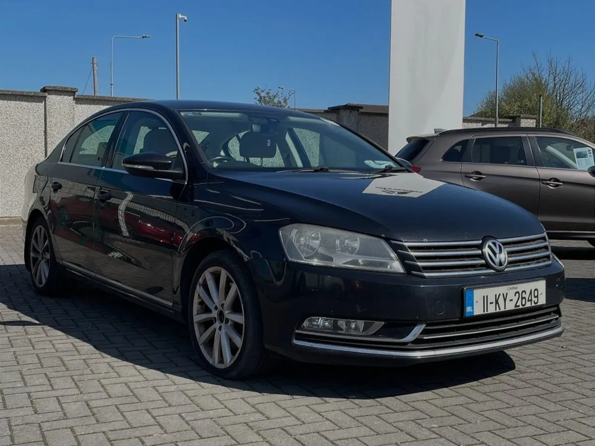 Volkswagen Passat 1.6 TDI Highline Bluemotion Tec - Image 1
