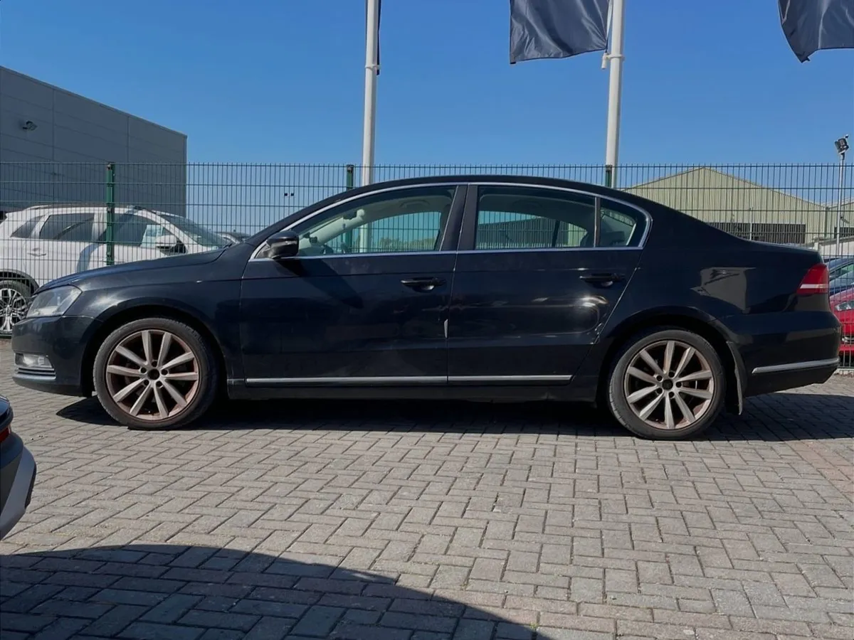 Volkswagen Passat 1.6 TDI Highline Bluemotion Tec - Image 4