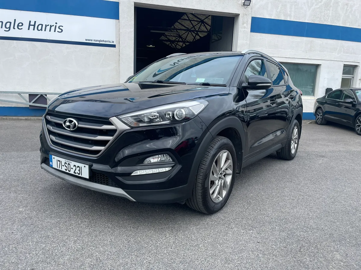 Hyundai Tucson 2017//EXCELLENT CONDITION - Image 2
