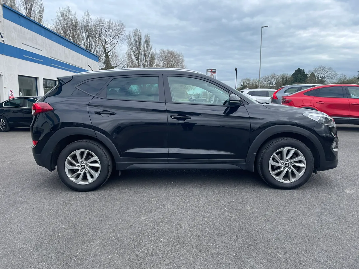 Hyundai Tucson 2017//EXCELLENT CONDITION - Image 3