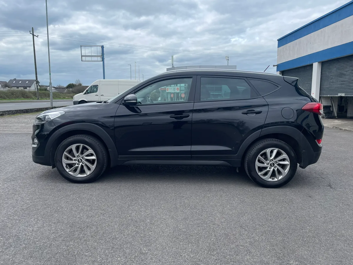 Hyundai Tucson 2017//EXCELLENT CONDITION - Image 4