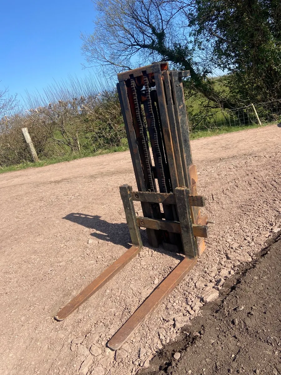 3 stage forklift mast - Image 1