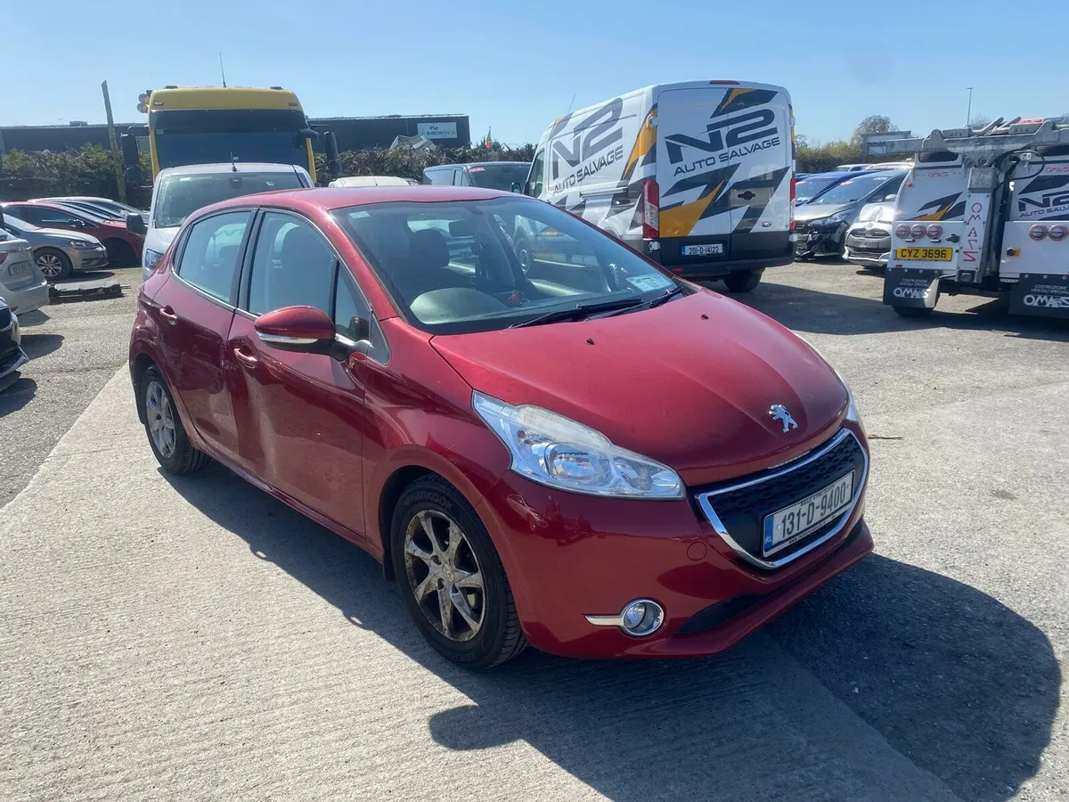 Peugeot 208 1.4 diesel ⛽️ Very light damage - Image 1
