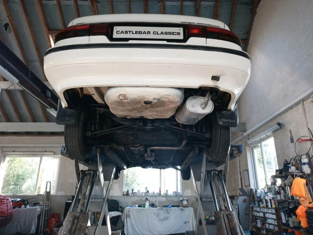 Toyota sprinter.  +   Mercedes   C280 6 cylinder - Image 2