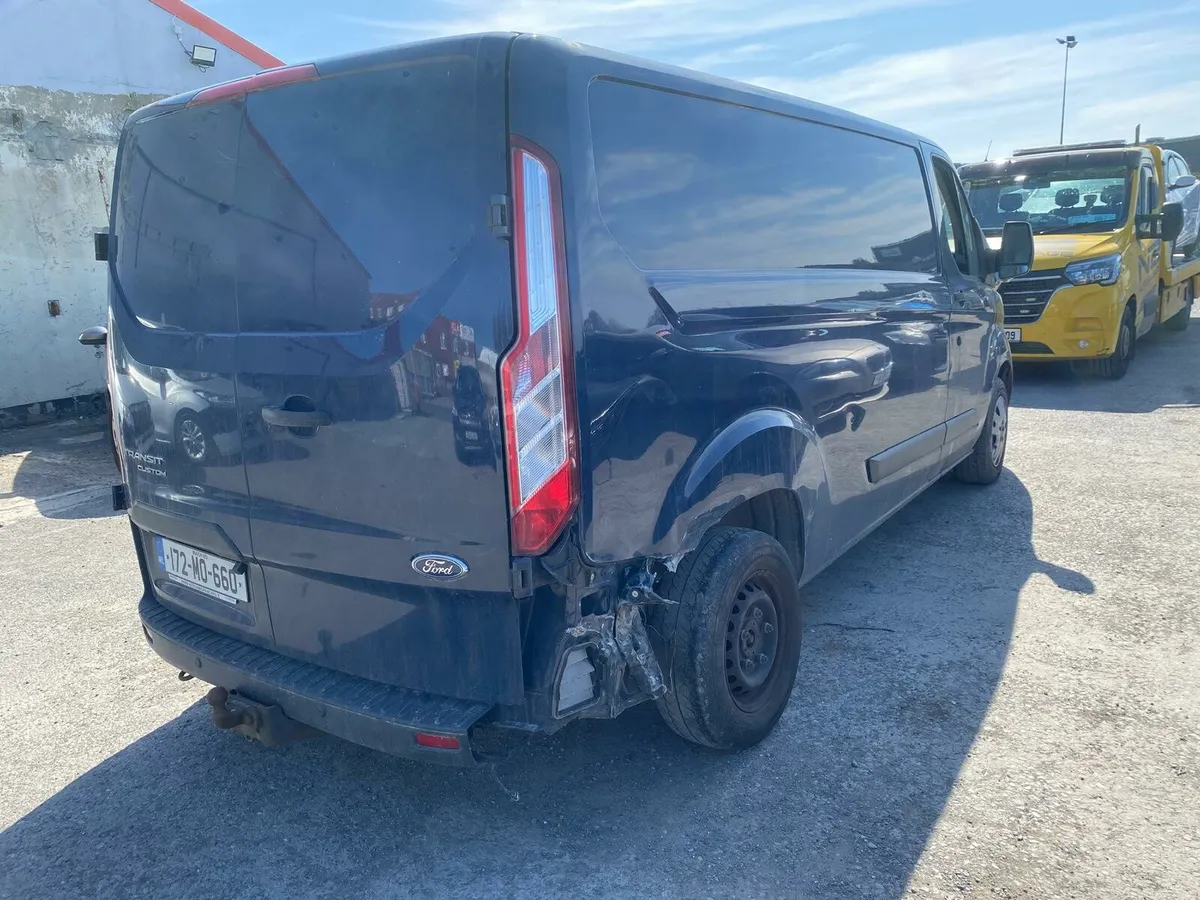 Transit Custom 2017 very light damage  Driving - Image 2