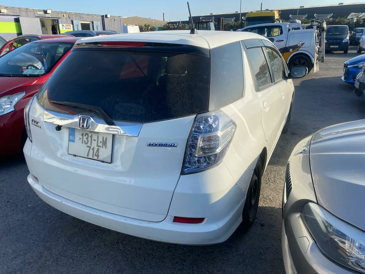 Honda Fit shuttle 2013 - Image 3