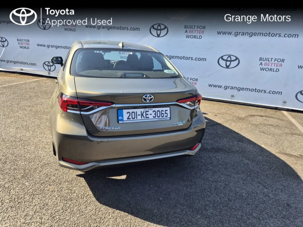 Toyota Corolla 1.8 Hybrid Luna SAL - Image 4