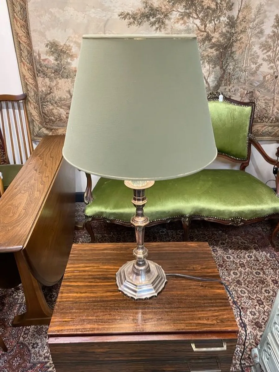 Elegant Italian Table Lamp with Chrome Base and Green Shade. - Image 2