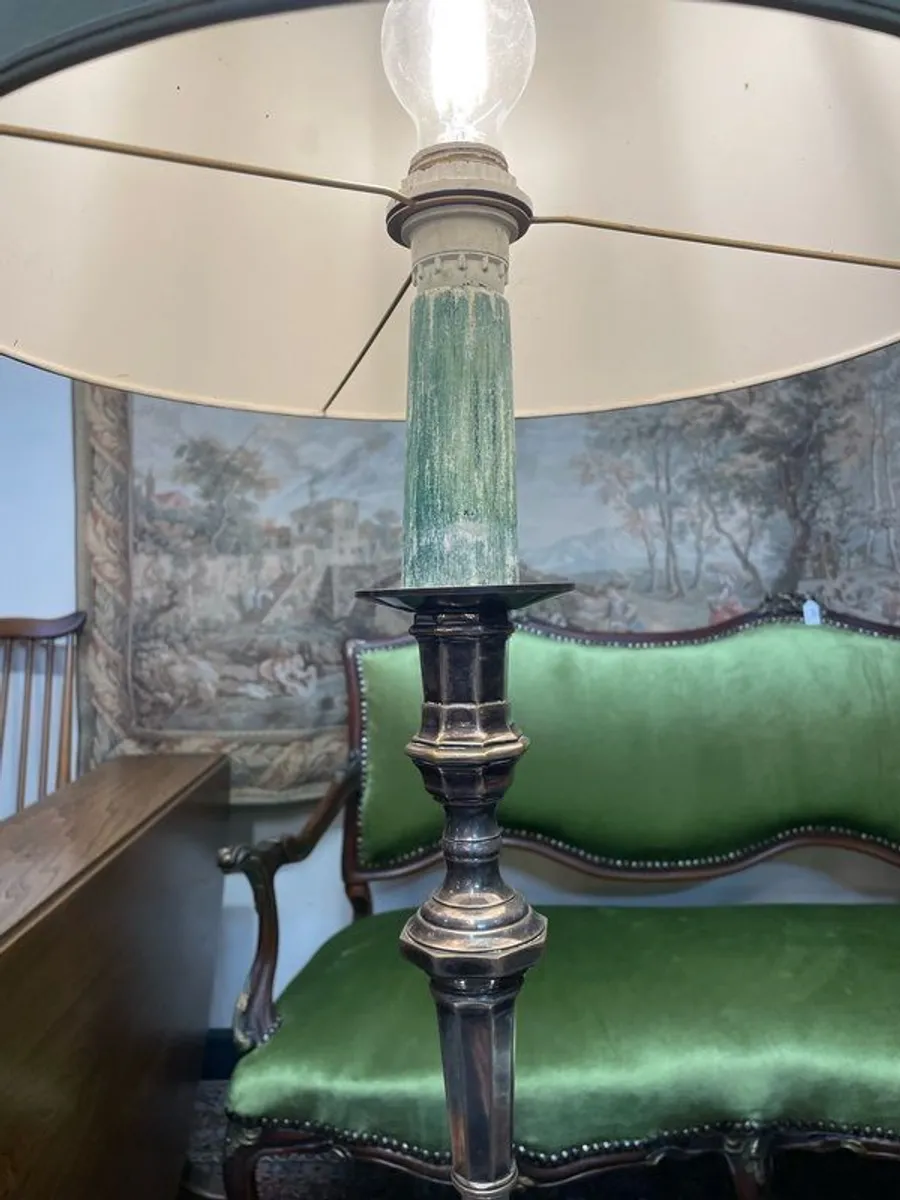 Elegant Italian Table Lamp with Chrome Base and Green Shade. - Image 4