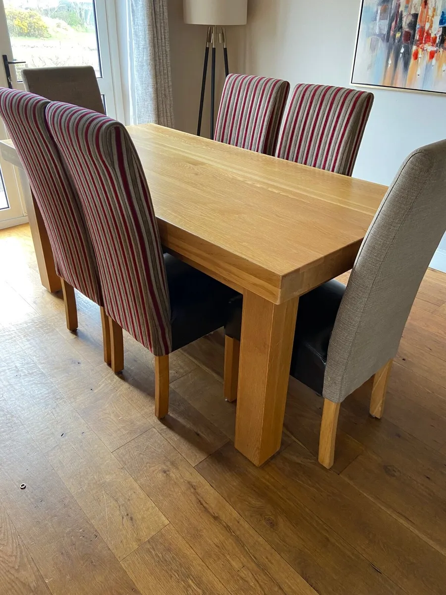 Kitchen table & chairs - Image 1