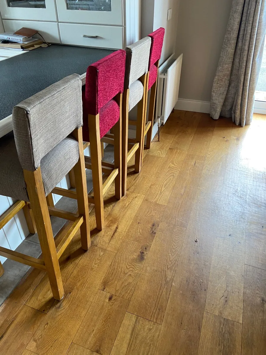 Kitchen table & chairs - Image 2