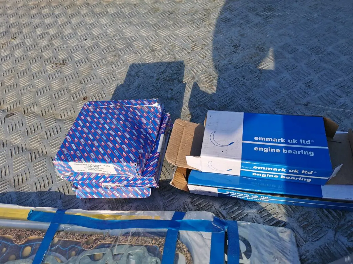 Ford tractor parts - Image 1