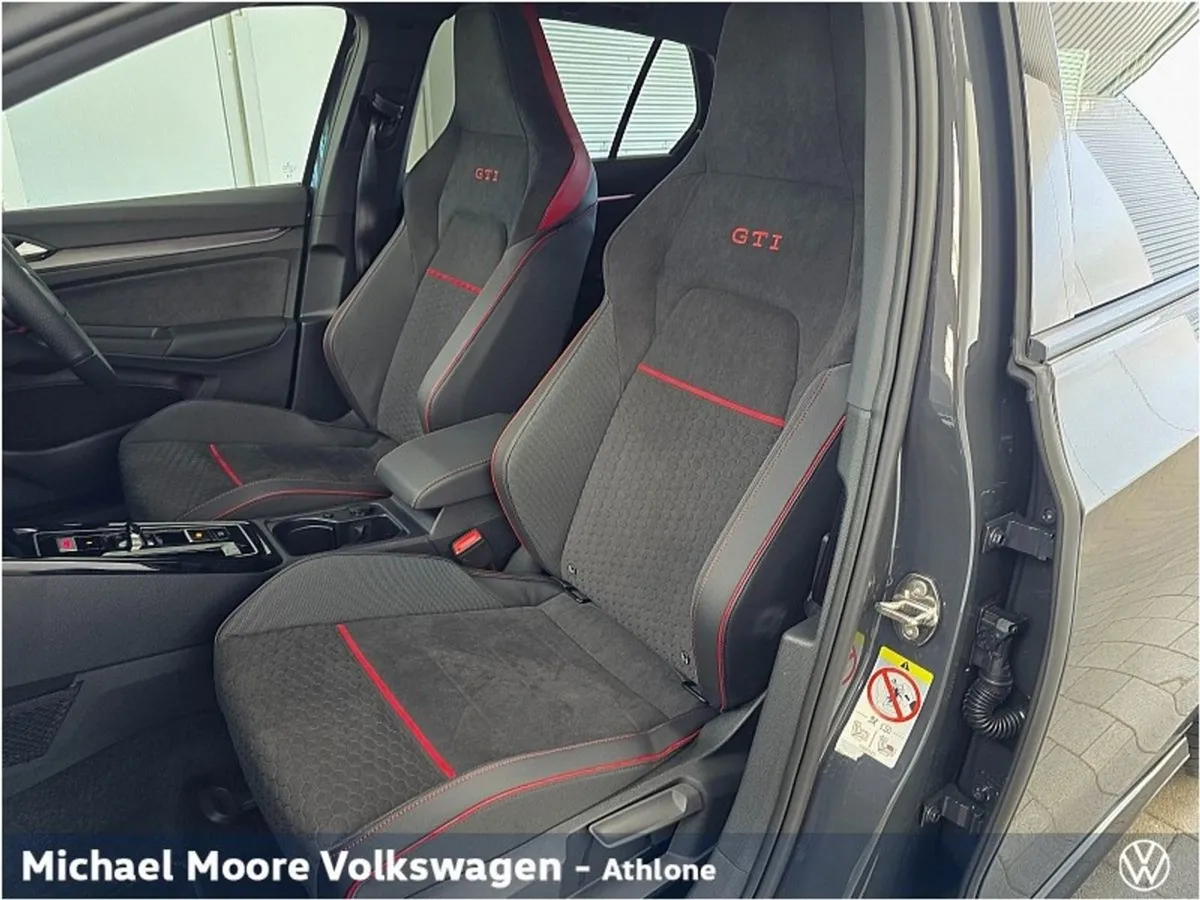 Volkswagen Golf Golf Gticlub 2.0 TSI 300HP Dsg  I - Image 4