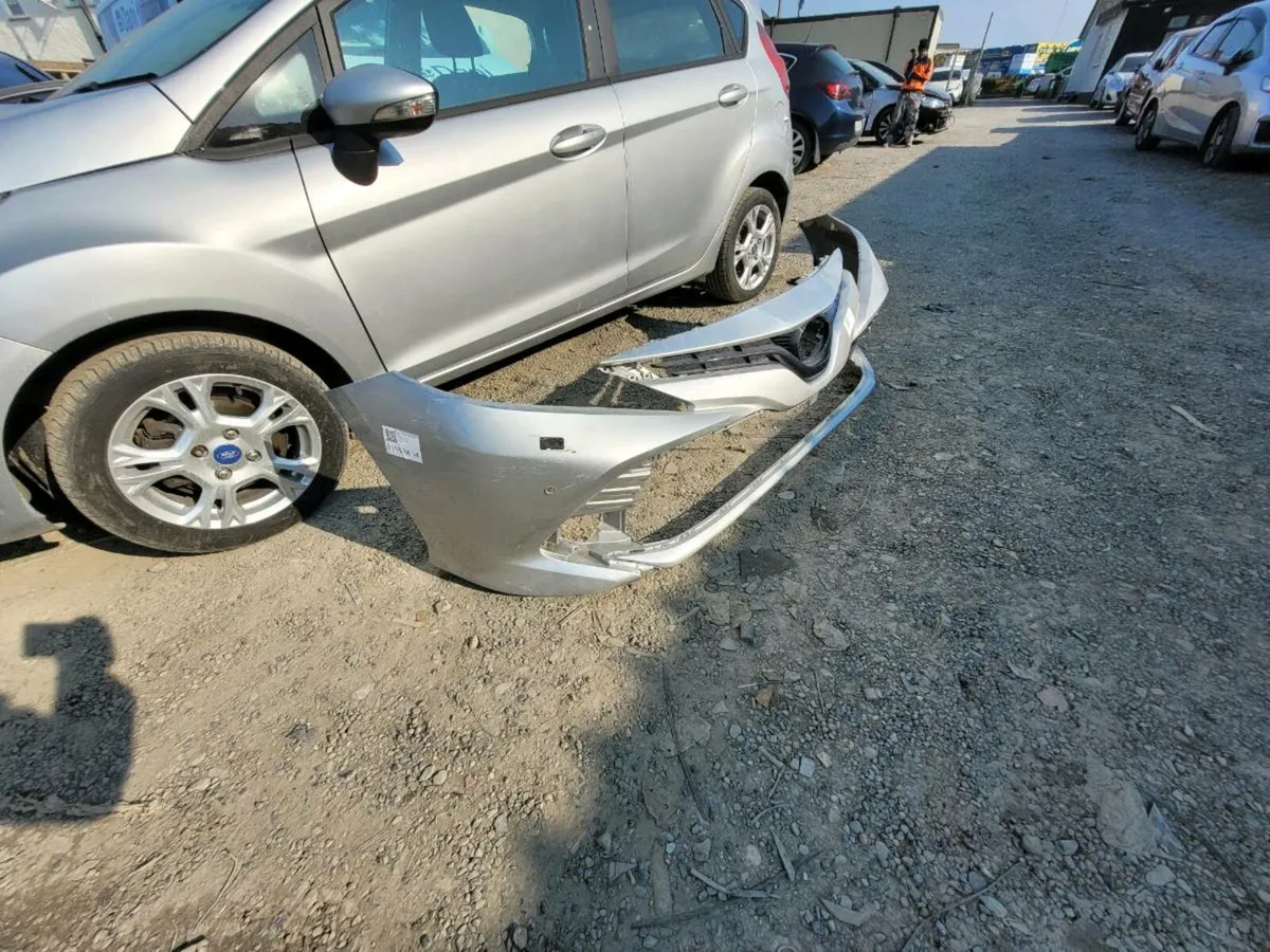 Front bumper toyota camry 2018/2024 - Image 3