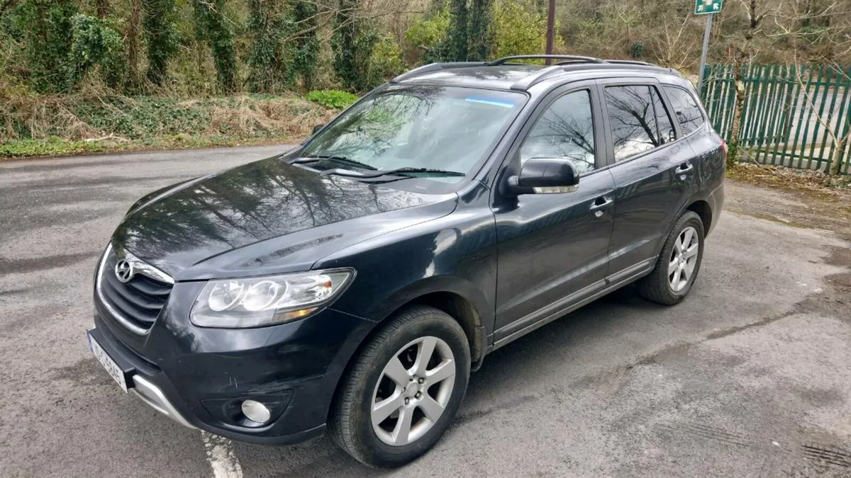 2010 Hyundai Santa - Fe - Image 2