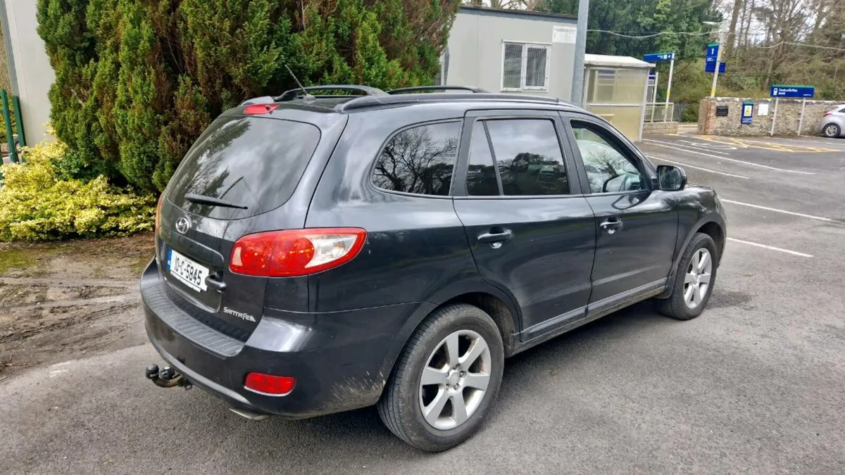 2010 Hyundai Santa - Fe - Image 3