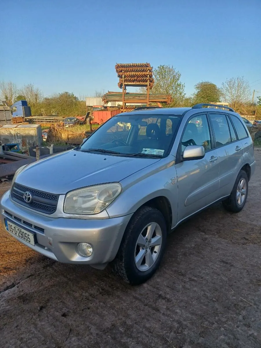 TOYOTA RAV4 2005 LOW KM - Image 2