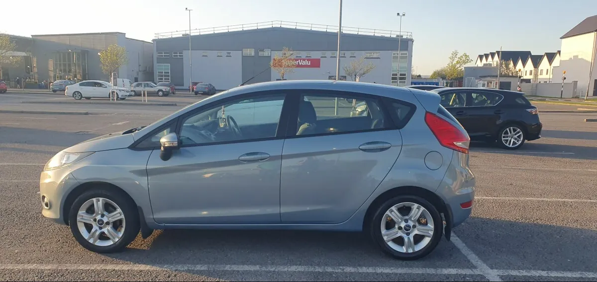 Ford Fiesta 2010 - Image 4