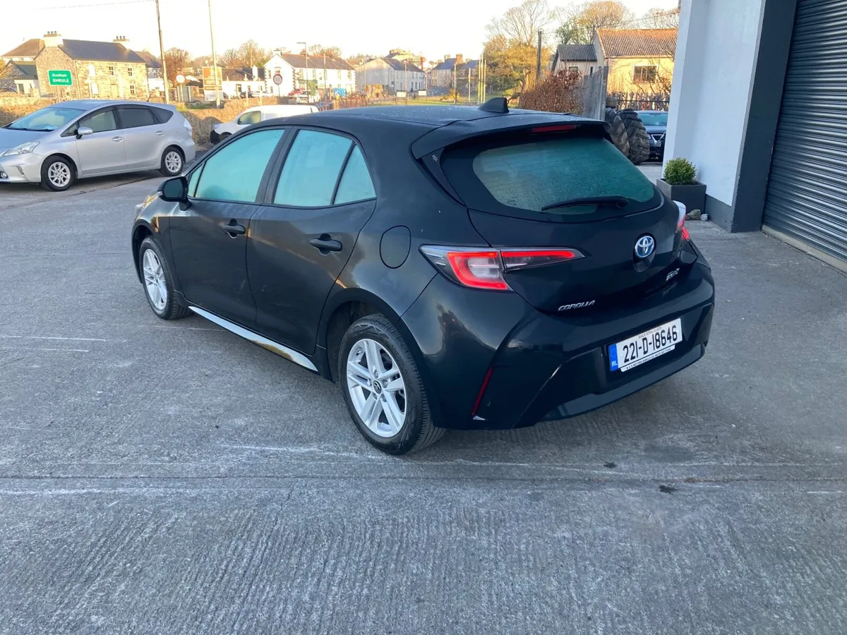 2022 Toyota Corolla 1.8 Hybrid Hatchback - Image 3