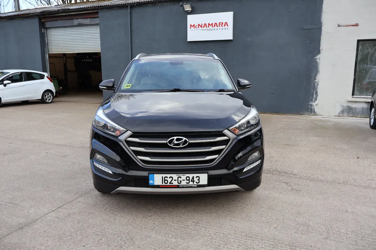 Hyundai Tucson Executive Low Mileage Exceptional! - Image 4