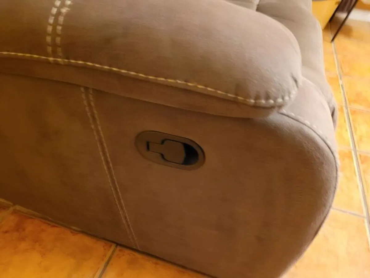 Recliner Sofa & Armchair - Image 4