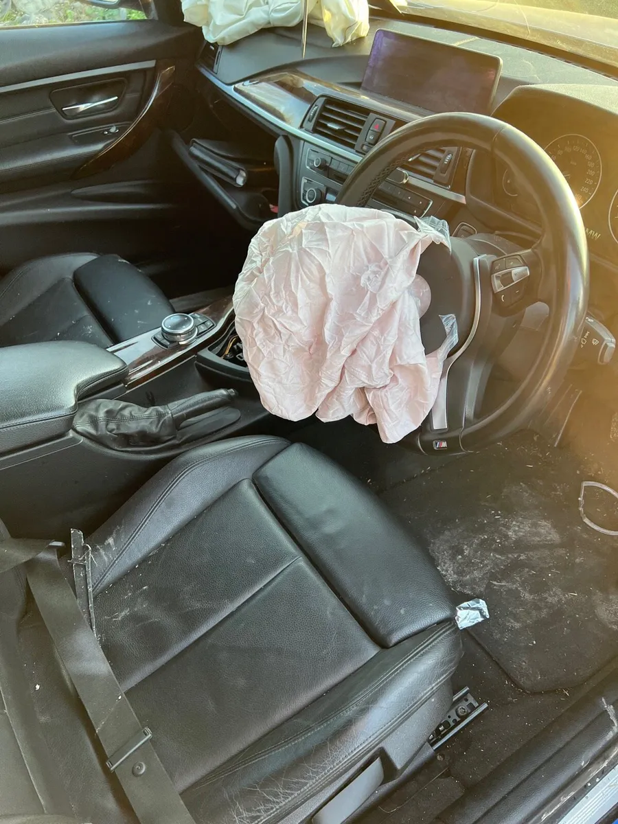 Breaking bmw 318d 2014 M sport f30 b45 - Image 2