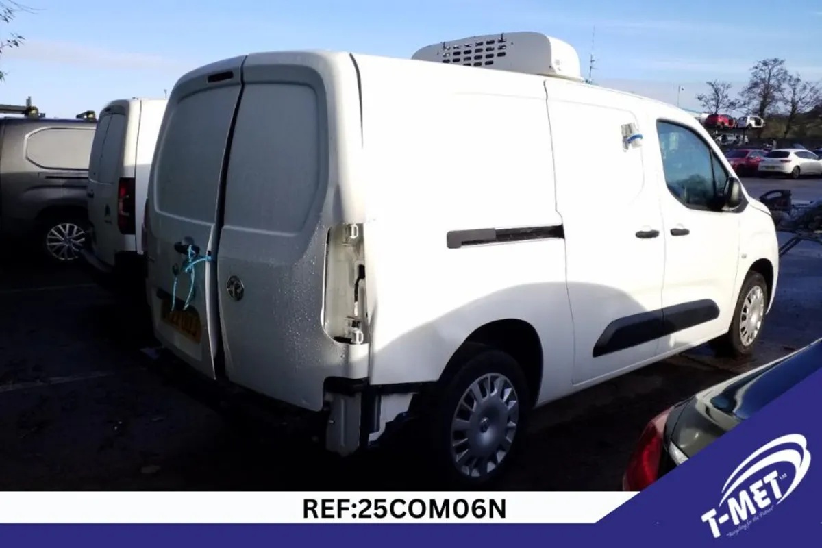 2022 VAUXHALL COMBO BREAKING FOR PARTS - Image 4