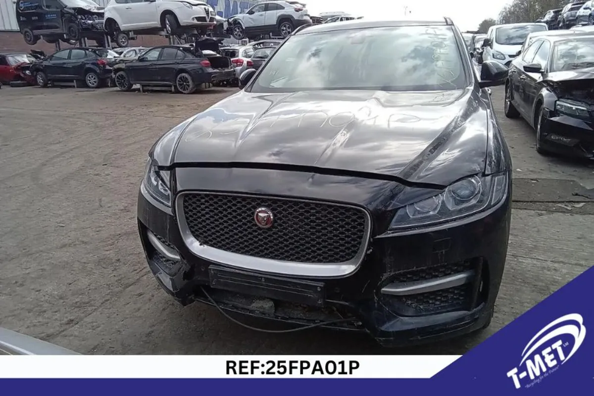 2018 JAGUAR F-PACE REAKING FOR PARTS - Image 2