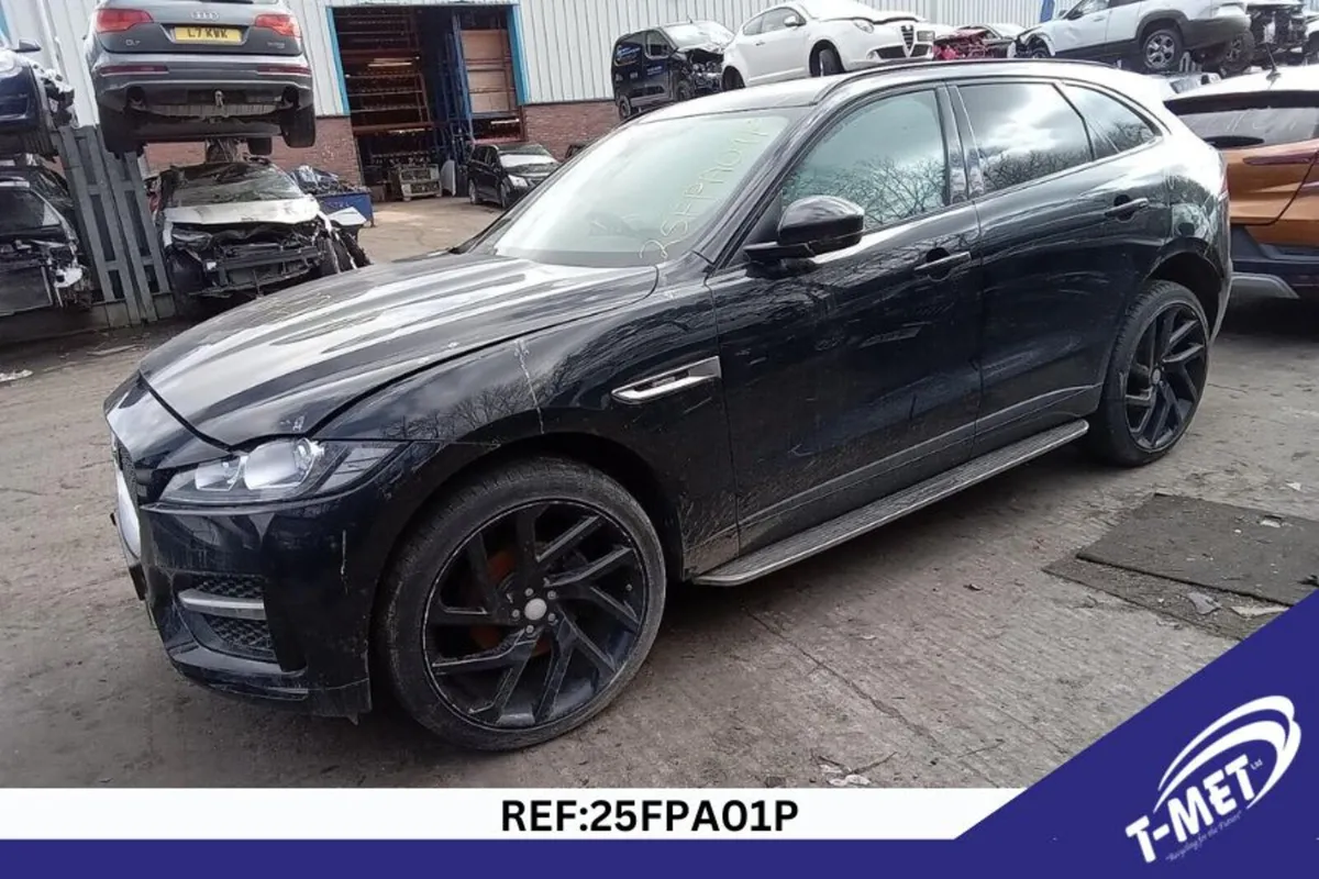 2018 JAGUAR F-PACE REAKING FOR PARTS - Image 3
