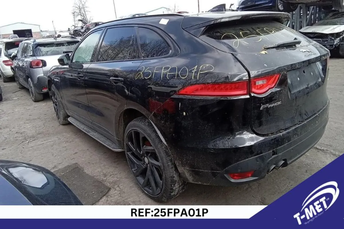 2018 JAGUAR F-PACE REAKING FOR PARTS - Image 4