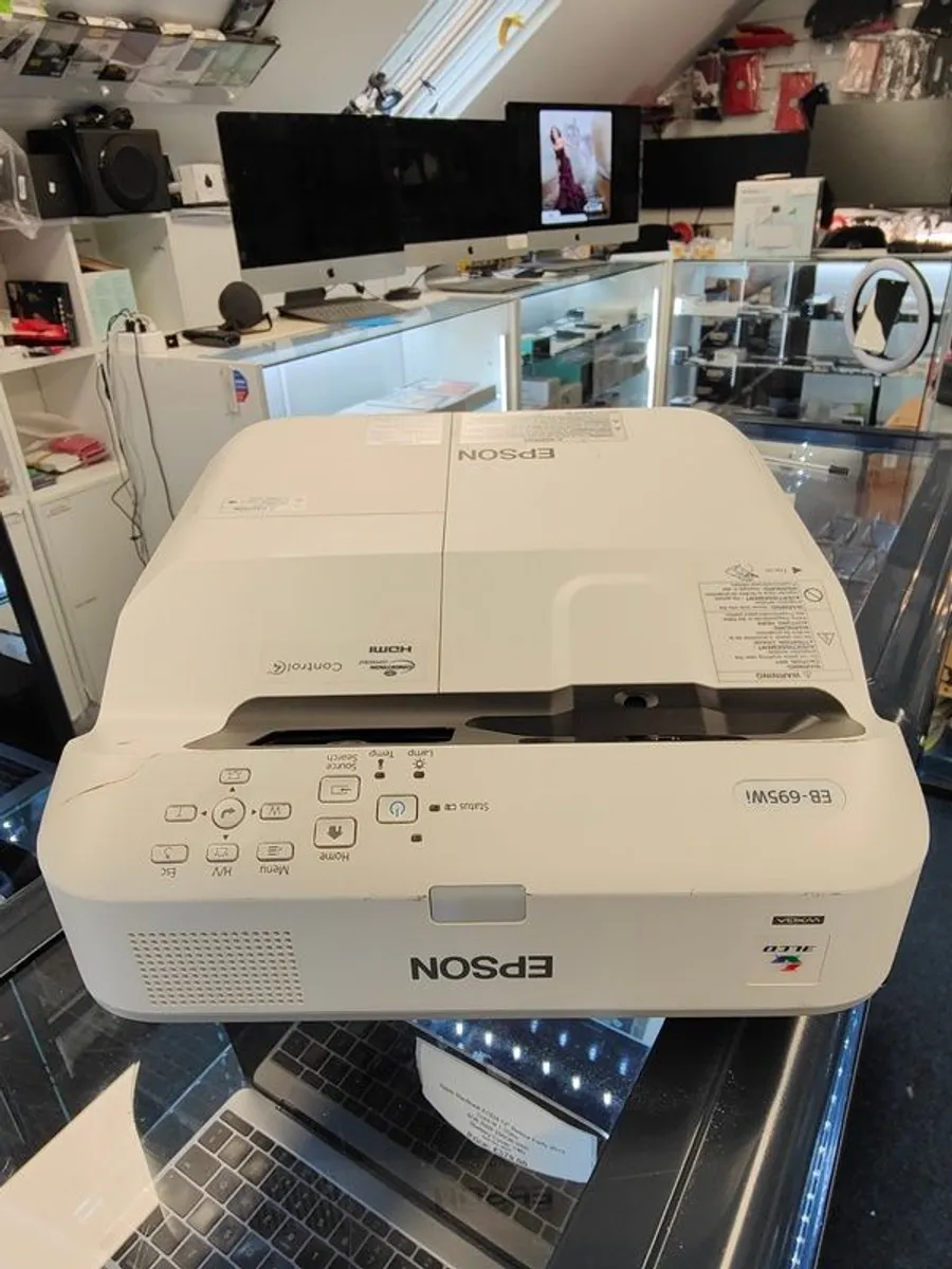Epson BrightLink 695Wi 3LCD Projector WXGA Ultra Short Throw (Lamp Hours: 879) - Image 3