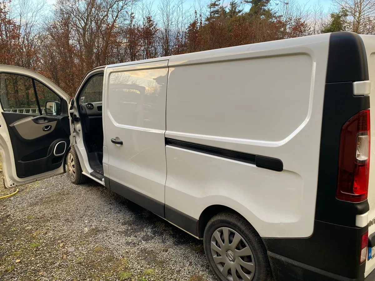 Nissan nv300 - Image 3