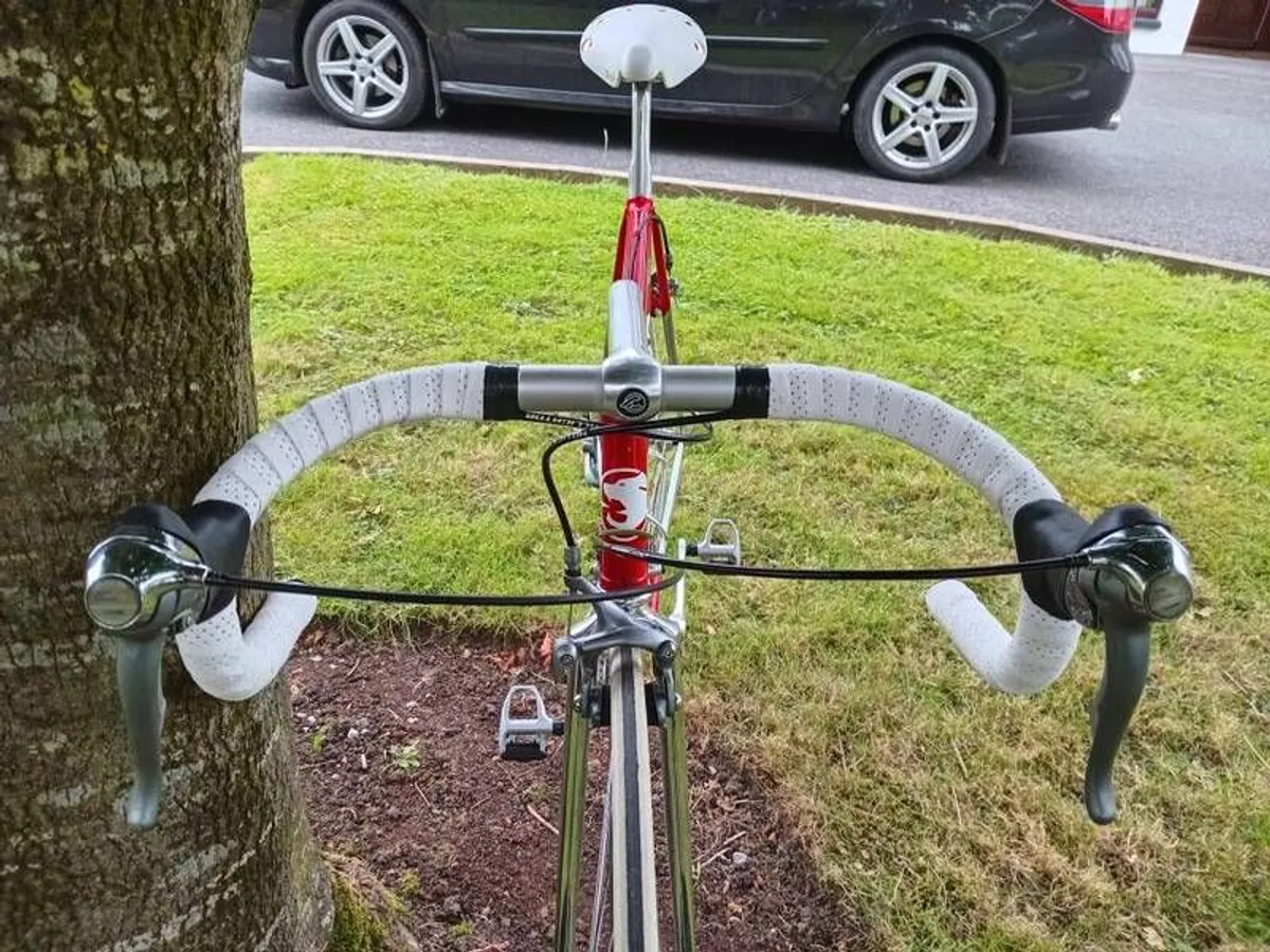 Cougar road bike 9.3kg 54 x 54 - Image 2