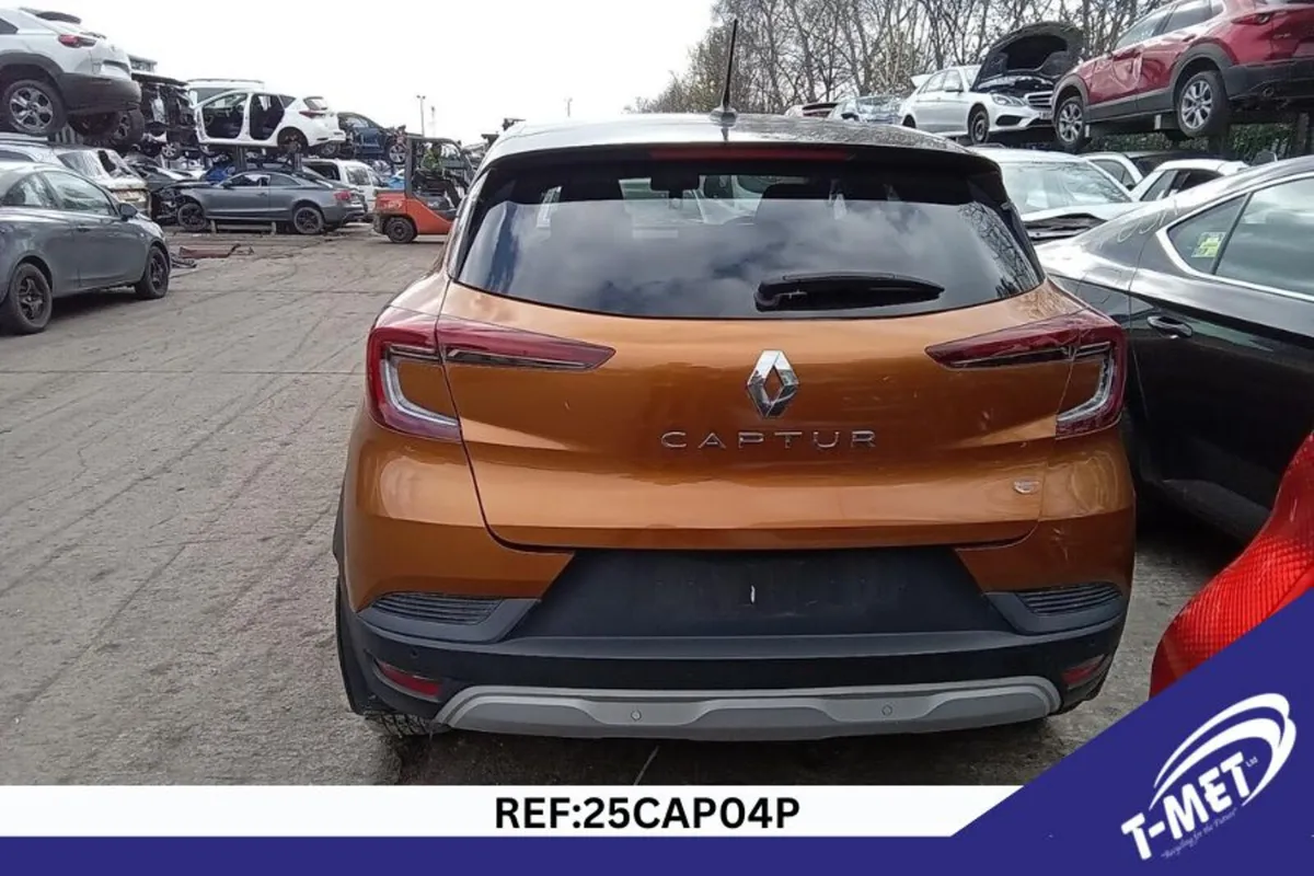 2021 RENAULT CAPTUR BREAKING FOR PARTS - Image 2