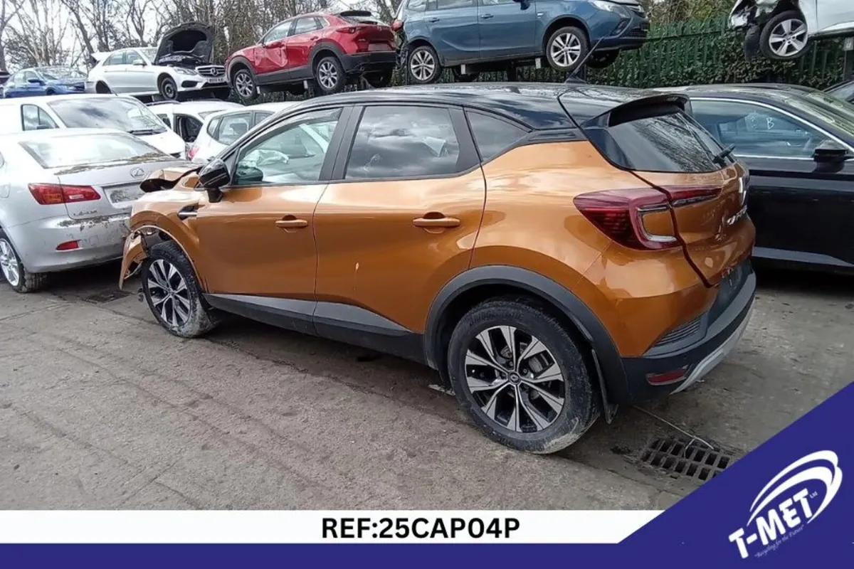 2021 RENAULT CAPTUR BREAKING FOR PARTS - Image 1