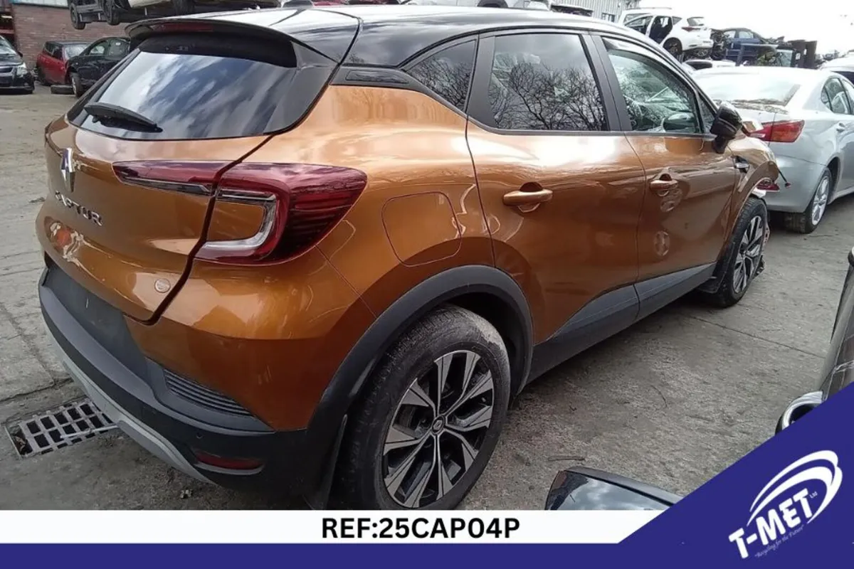 2021 RENAULT CAPTUR BREAKING FOR PARTS - Image 3
