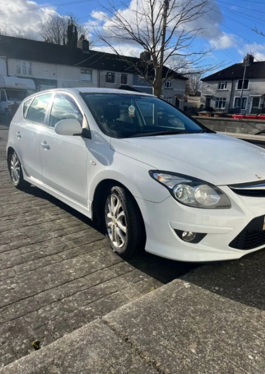 Hyundai i30 - Image 2